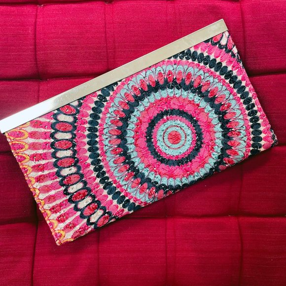 Cosmic Clutch - Picture 3 of 4